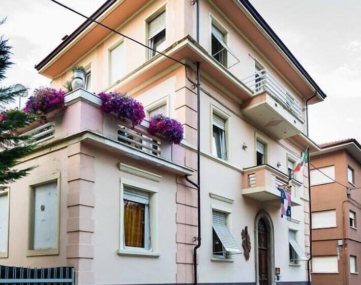 בית מלון כפרי La Pajassa