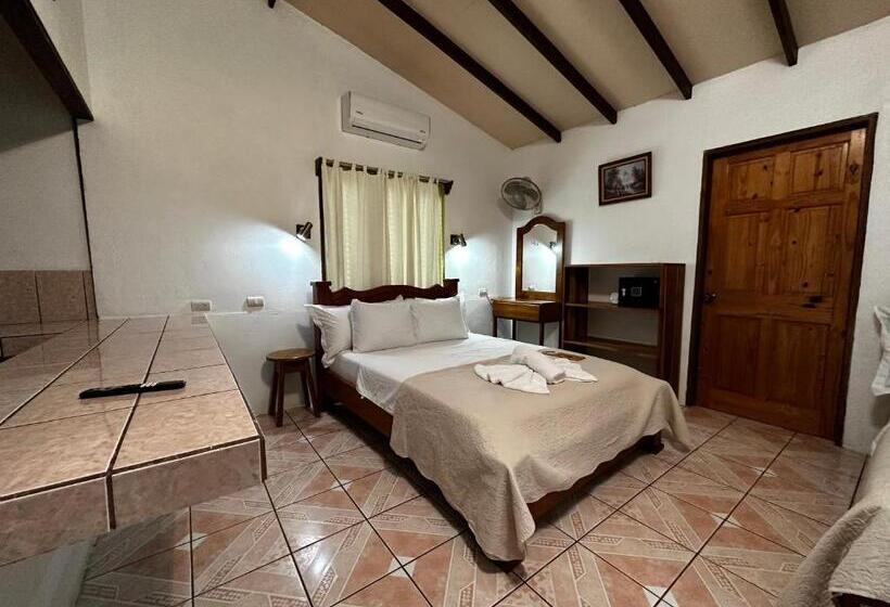 酒店 Loma Real Hot Springs Bed & Breakfast