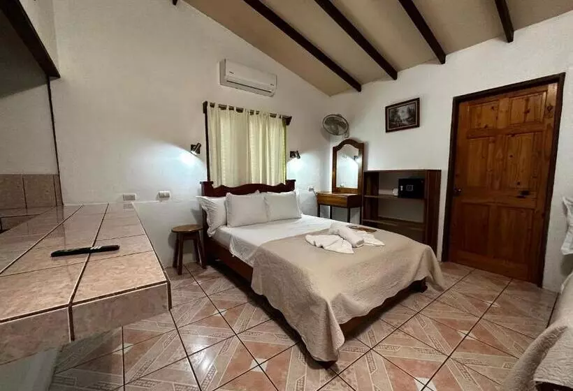 Hotel Loma Real Hot Springs Bed & Breakfast