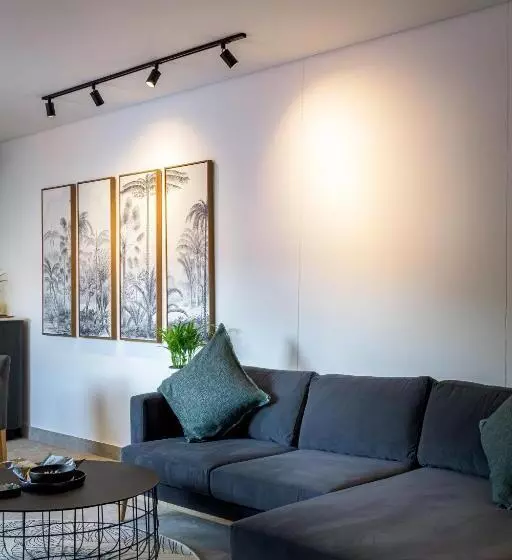 Отель Menlyn Boutique