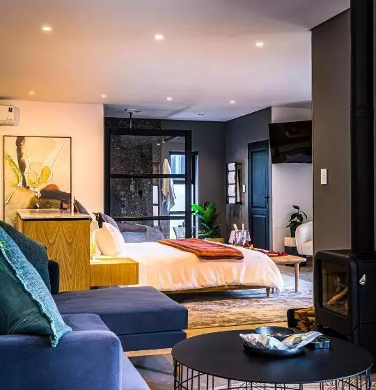 Отель Menlyn Boutique