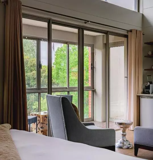 Отель Menlyn Boutique