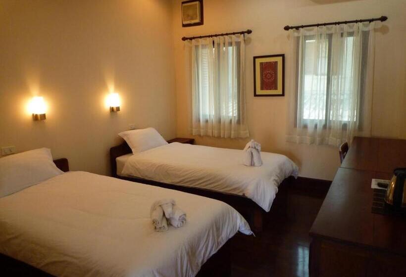 هتل Pakhongthong Villa