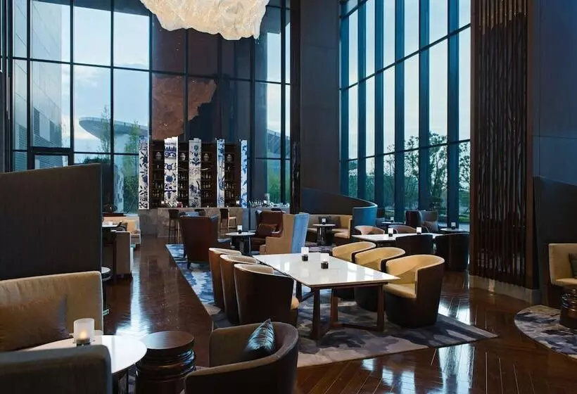 Отель Renaissance Suzhou Wujiang