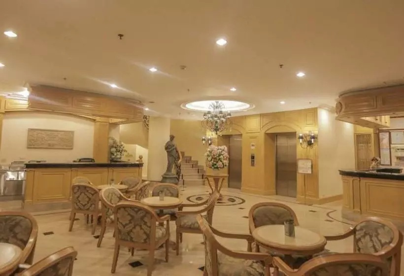 Hotel The Grand Dame