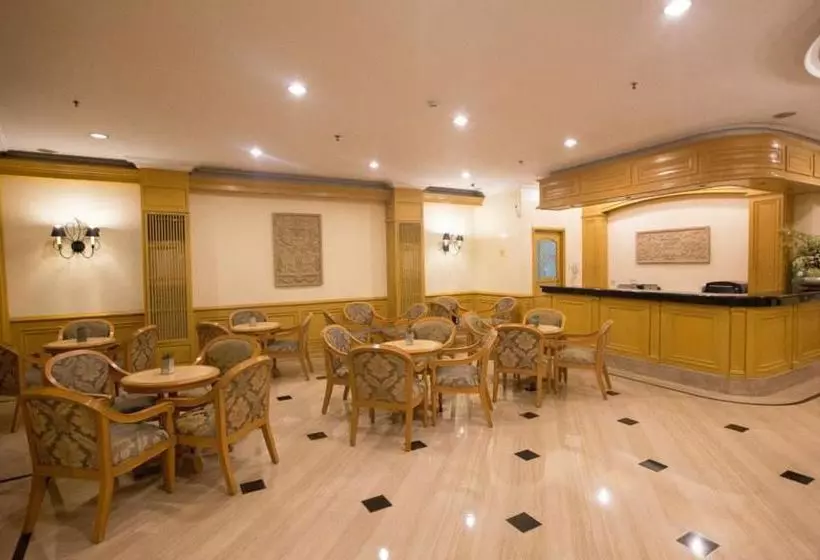 Hotel The Grand Dame