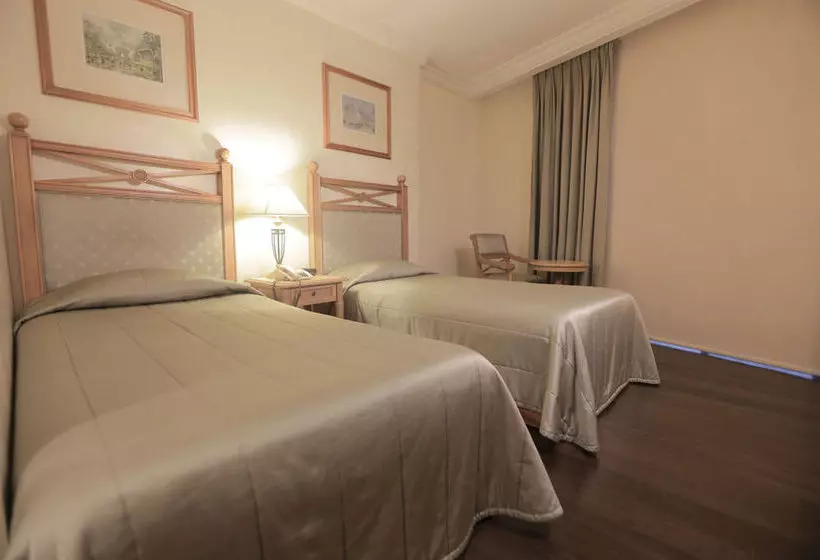 Hotel The Grand Dame