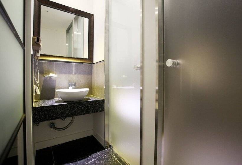 בית מלון כפרי Yein