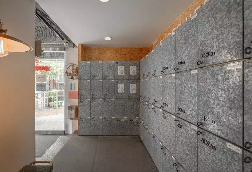 Light Hostel