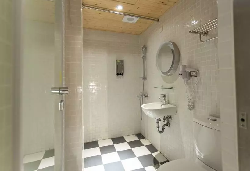 Light Hostel