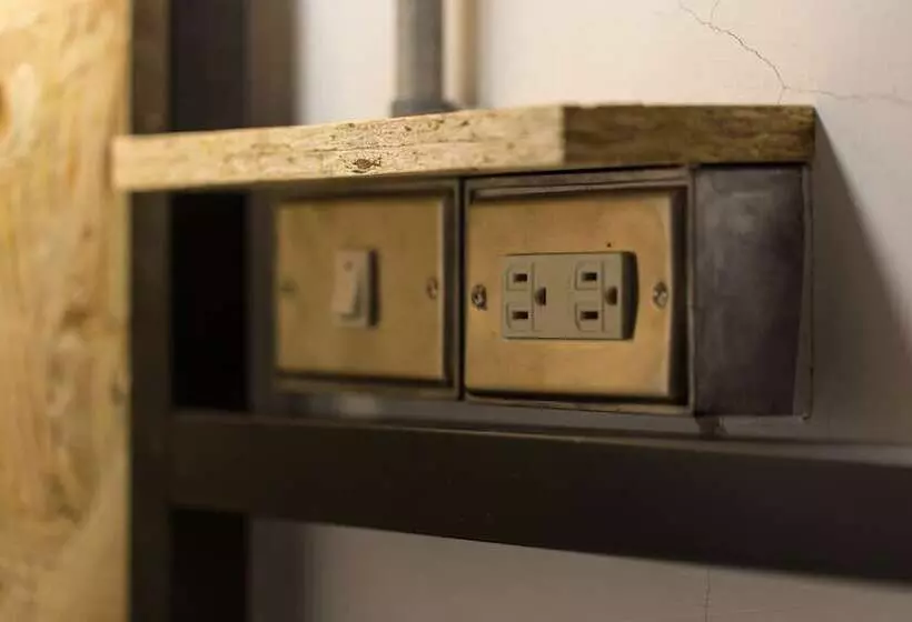 Light Hostel
