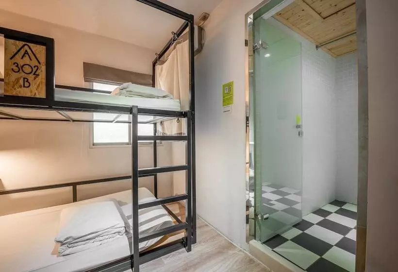 Light Hostel