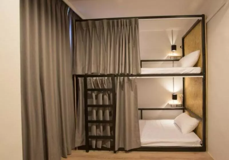 Light Hostel