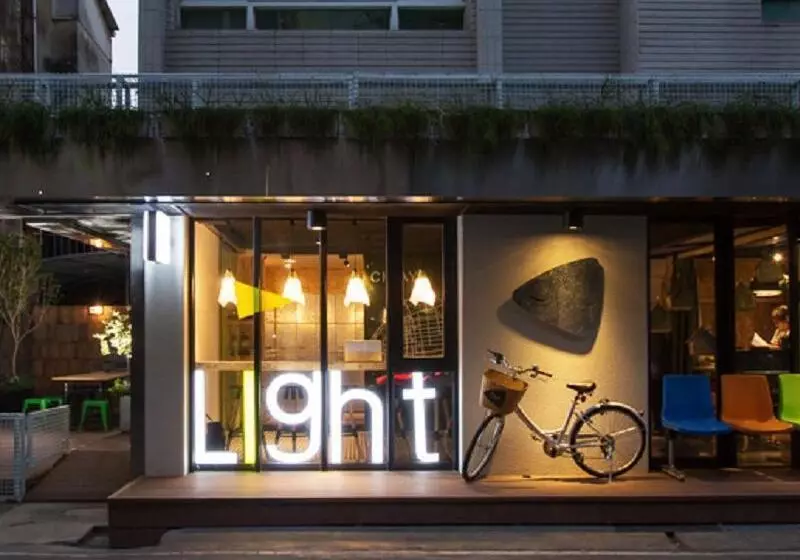 Light Hostel