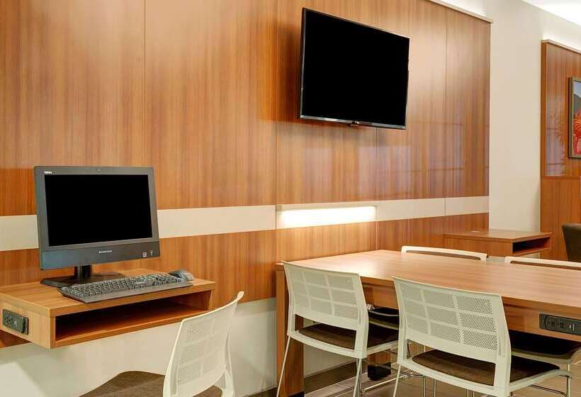 Microtel Inn & Suites By Wyndham Philadelphia Airport Ridley Park