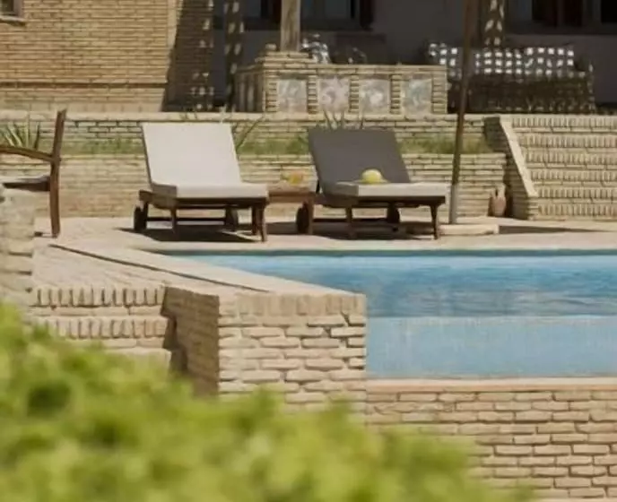 بنسيون Dar Zargouni