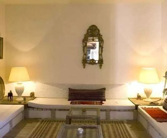 بنسيون Dar Zargouni