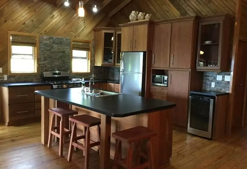 پانسیون Guava Grove Resort & Villas