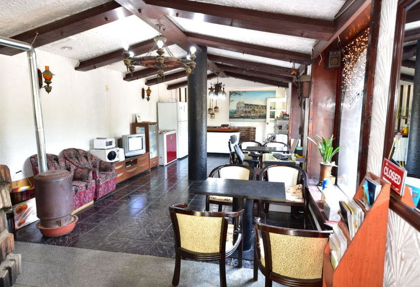 פנסיון Honeymoon House