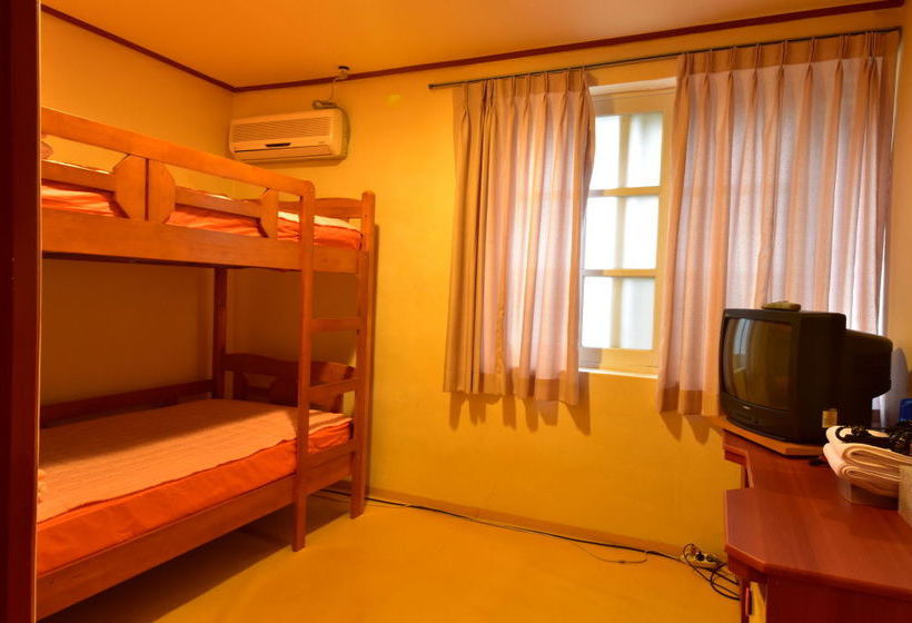 פנסיון Honeymoon House