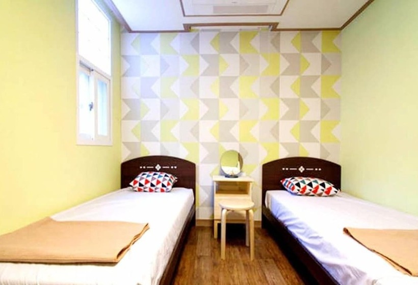 Pansiyon Itaewon Cube Guest House