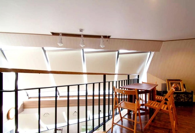 Pansiyon Itaewon Cube Guest House