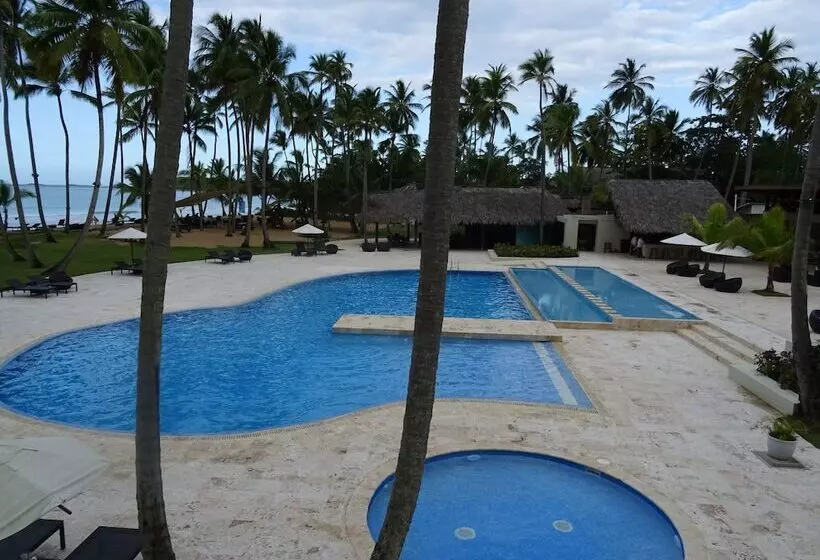 استراحتگاه Coson Bay