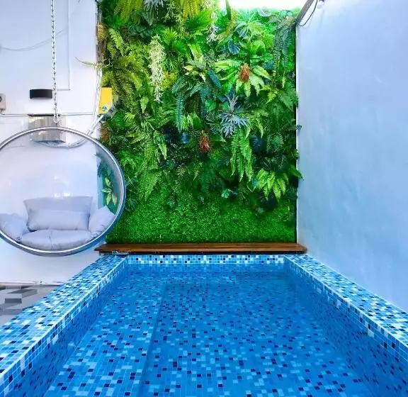 هاستل 墾丁恆春 海角42號一館泳池villa包棟