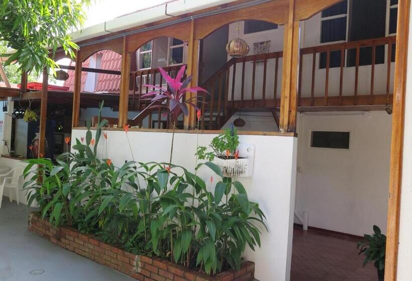 הוסטל Casa Del Mar