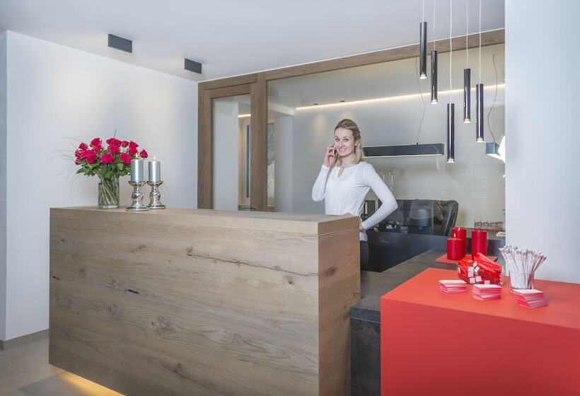 Heart Hotel Grischuna