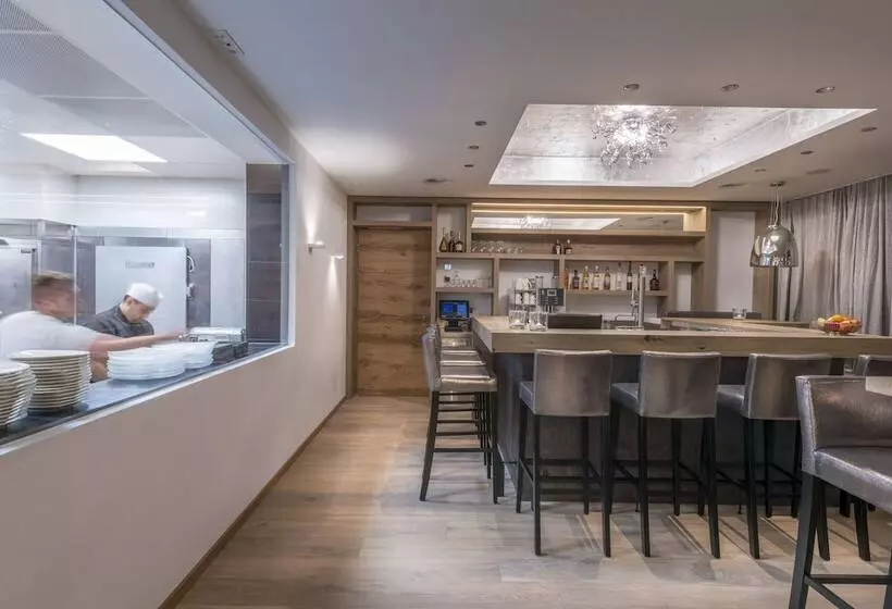 Heart Hotel Grischuna