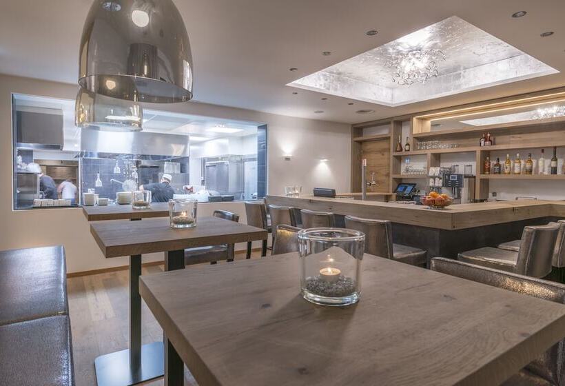 Heart Hotel Grischuna