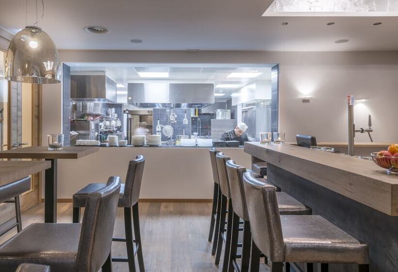 Heart Hotel Grischuna