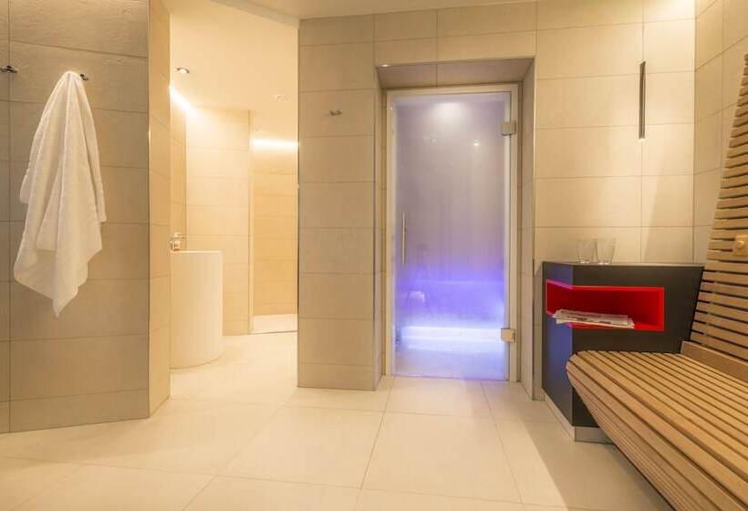 Heart Hotel Grischuna