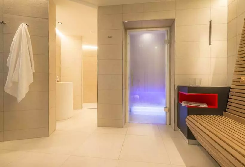 Heart Hotel Grischuna