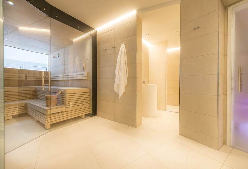 Heart Hotel Grischuna