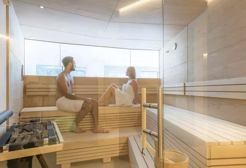 Heart Hotel Grischuna