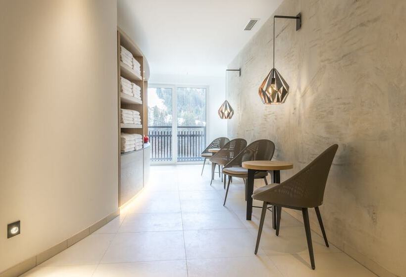 Heart Hotel Grischuna