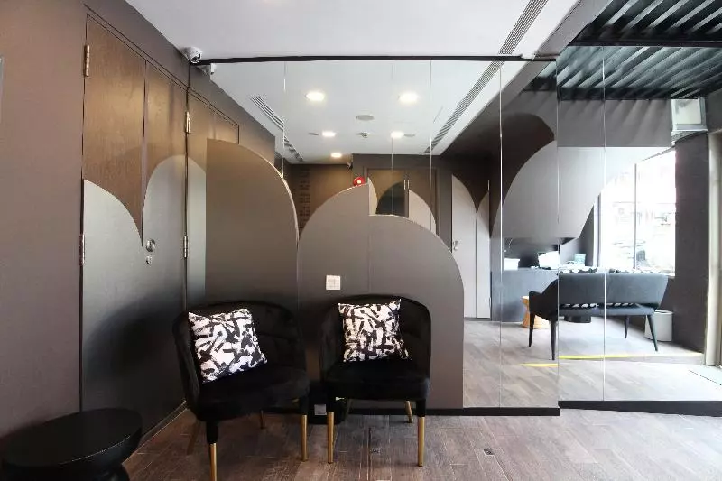 هتل St Signature Bugis Beach