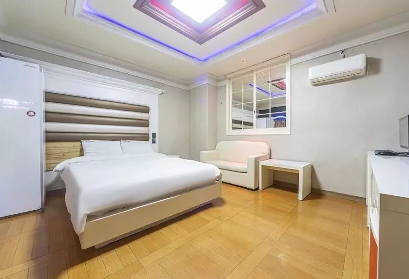 Gwangju Sangmu Hotel Manhattan