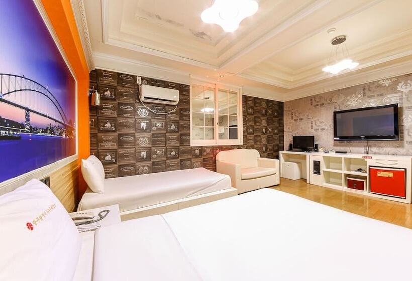 Gwangju Sangmu Hotel Manhattan