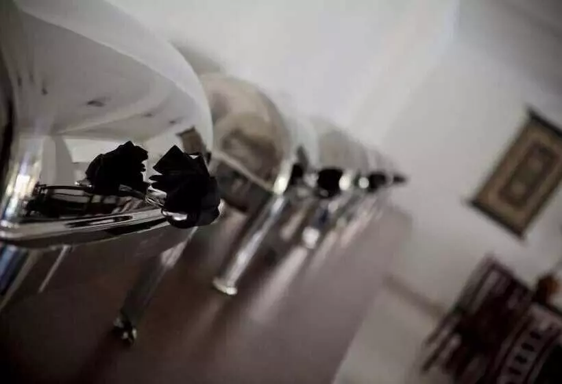 Hotel Lavendish Okrin