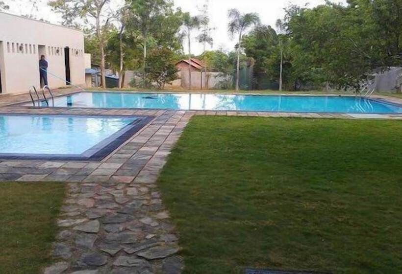 فندق Lavendish Okrin