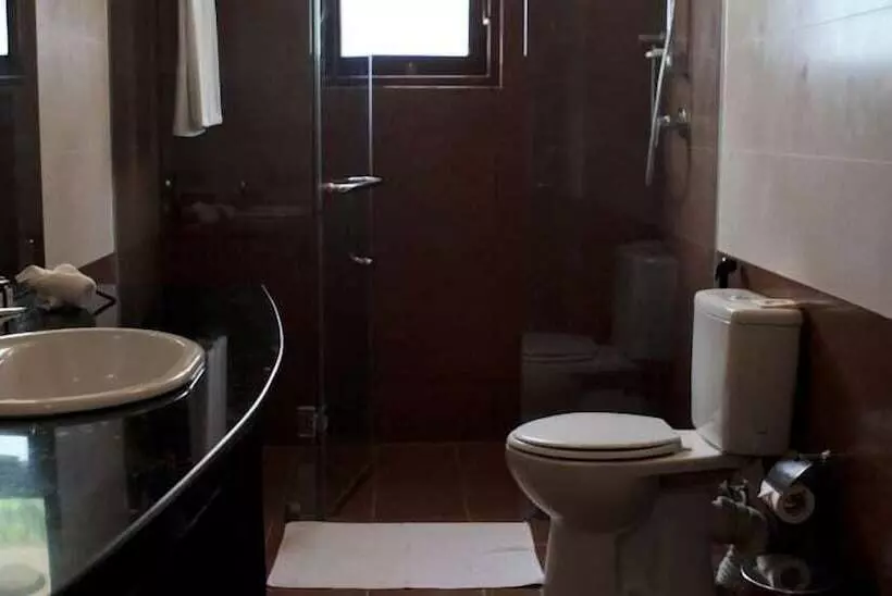 Hotel Lavendish Okrin