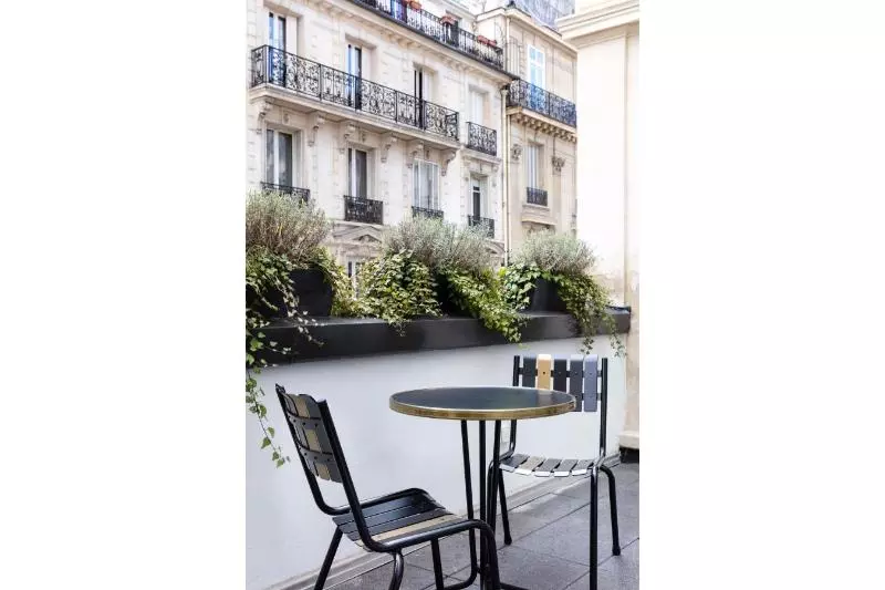 Отель Monsieur & Spa