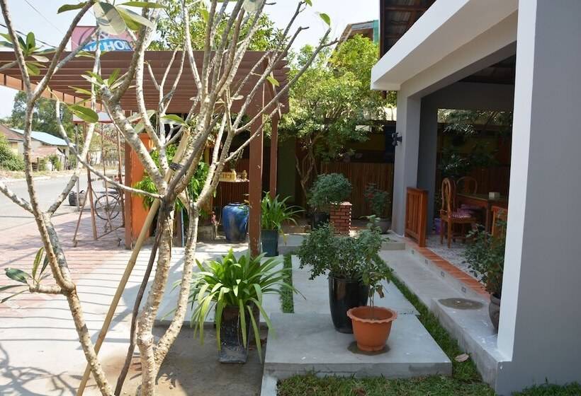 فندق Neakru Guesthouse And Restaurant