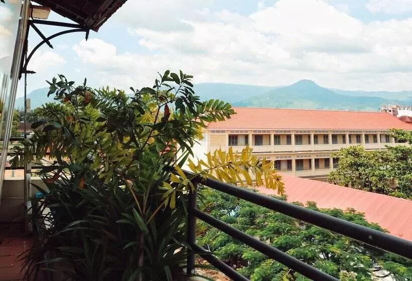 Hotel Neakru Guesthouse And Restaurant