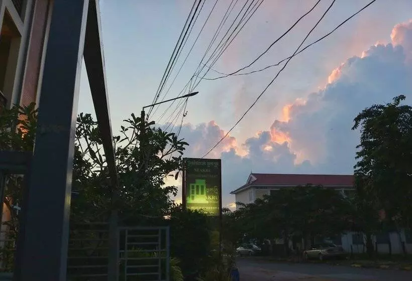 Hotel Neakru Guesthouse And Restaurant