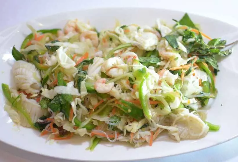 Hotel Neakru Guesthouse And Restaurant