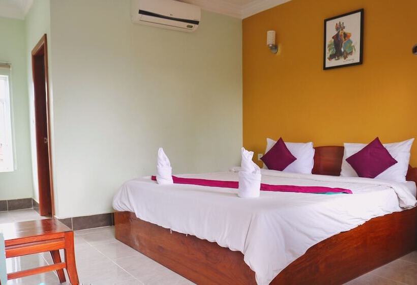 فندق Neakru Guesthouse And Restaurant